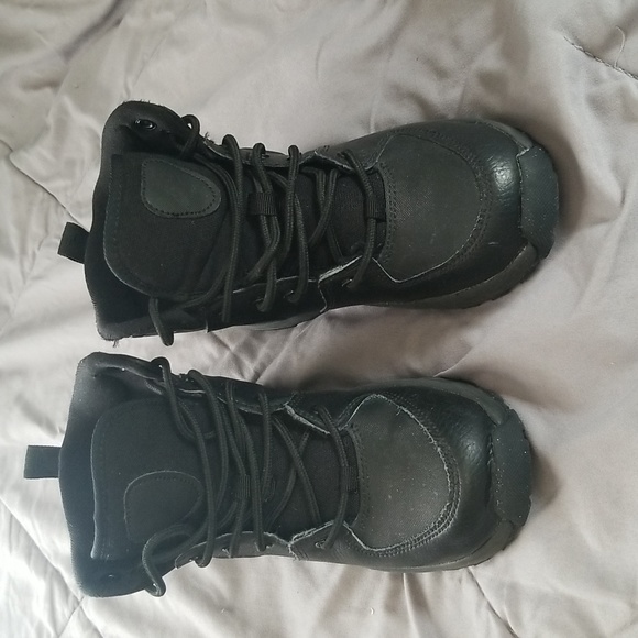 NIKE BOYS' LITTLE KIDS' MANOA LEATHER BOOTS size 2y - Picture 4 of 8